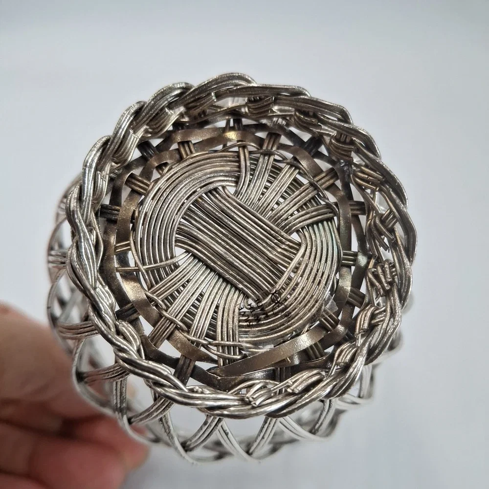The Unbranded Brand woven wire